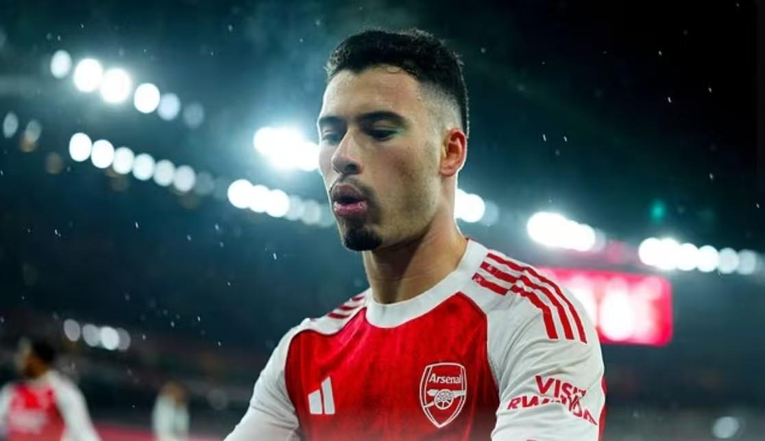 kaiyun-邮报长文揭秘马丁内利：生活中淡泊名利，球场上全力以赴