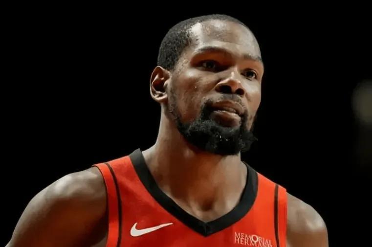 开云-火箭111-104战胜活塞 球员评价：3人优秀，4人良好，泰特崩盘