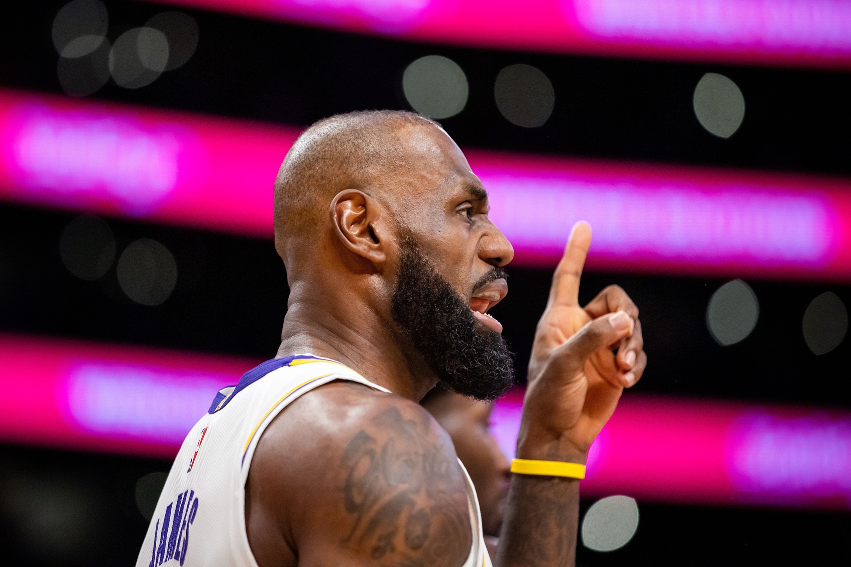 开云-香波特：若你没按老詹的要求跑位 他会故意传球失误&amp;让教练换下你